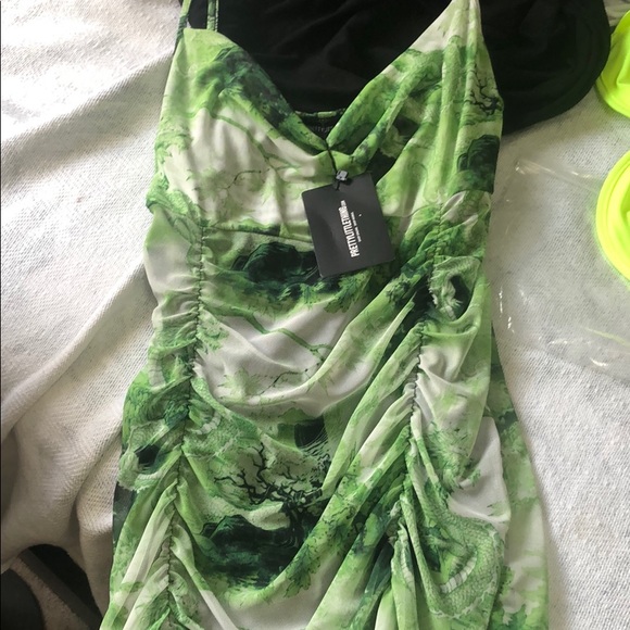 Pretty Little Thing dress - Picture 3 of 4